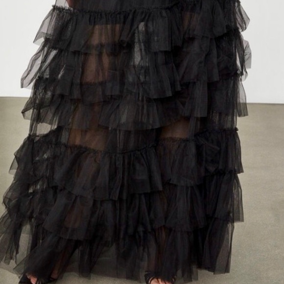 BCBG MAXAZRIA Ruffle Black Lace Tulle Evening Gown - Picture 8 of 8